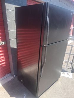 Big size refrigerator.  Free delivery