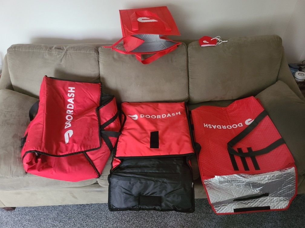 Doordash Catering, Pizza (2) & Small Bags
