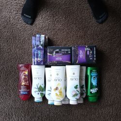 8 BODY WASH,  DOS ALWAYS, Y TRES PASTAS CRES POR SOLO $42