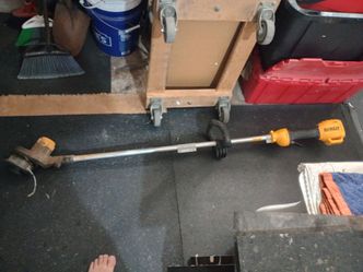 De Walt 20 volt max cordless string trimmer