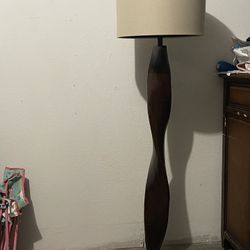 Beautiful Pier 1 Twist floor lamp.