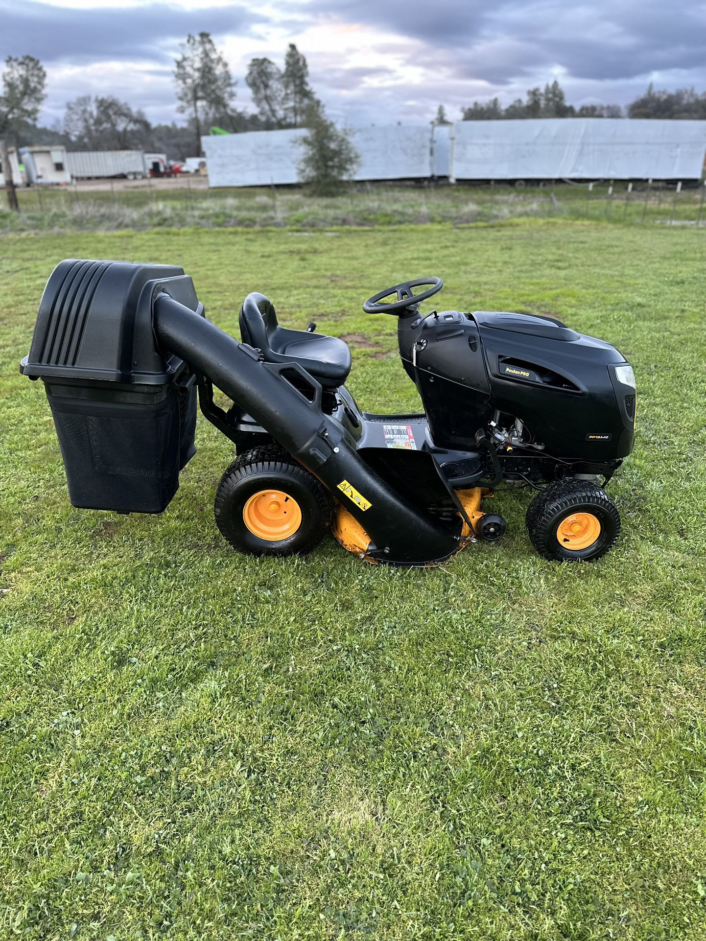 Poulan Pro Riding Mower With Bagger