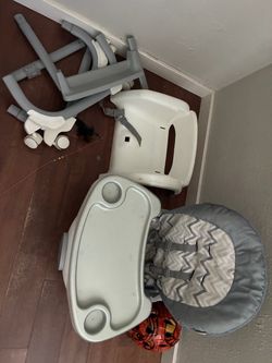 Highchair with removable tray