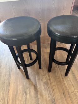 Solid wood stools  (swivel)