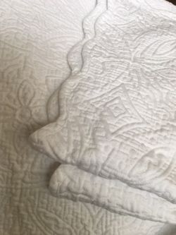 Vintage Matelasse White Twin Quilt and Sham