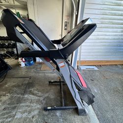 Sunny Health Fitness Electric Incline Treadmill SF-T7917