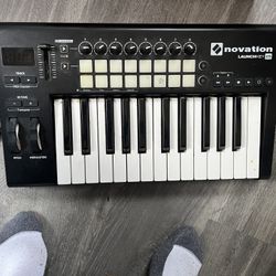 Novation Launchkey 25 MK3 25-key Keyboard Controller