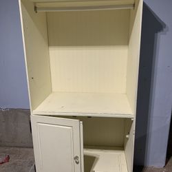 Hutch/entertainment Center
