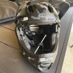 Bell FULL Face Helmet - Medium