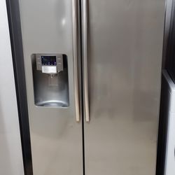 SAMSUNG REFRIGERATOR GREAT GOOD