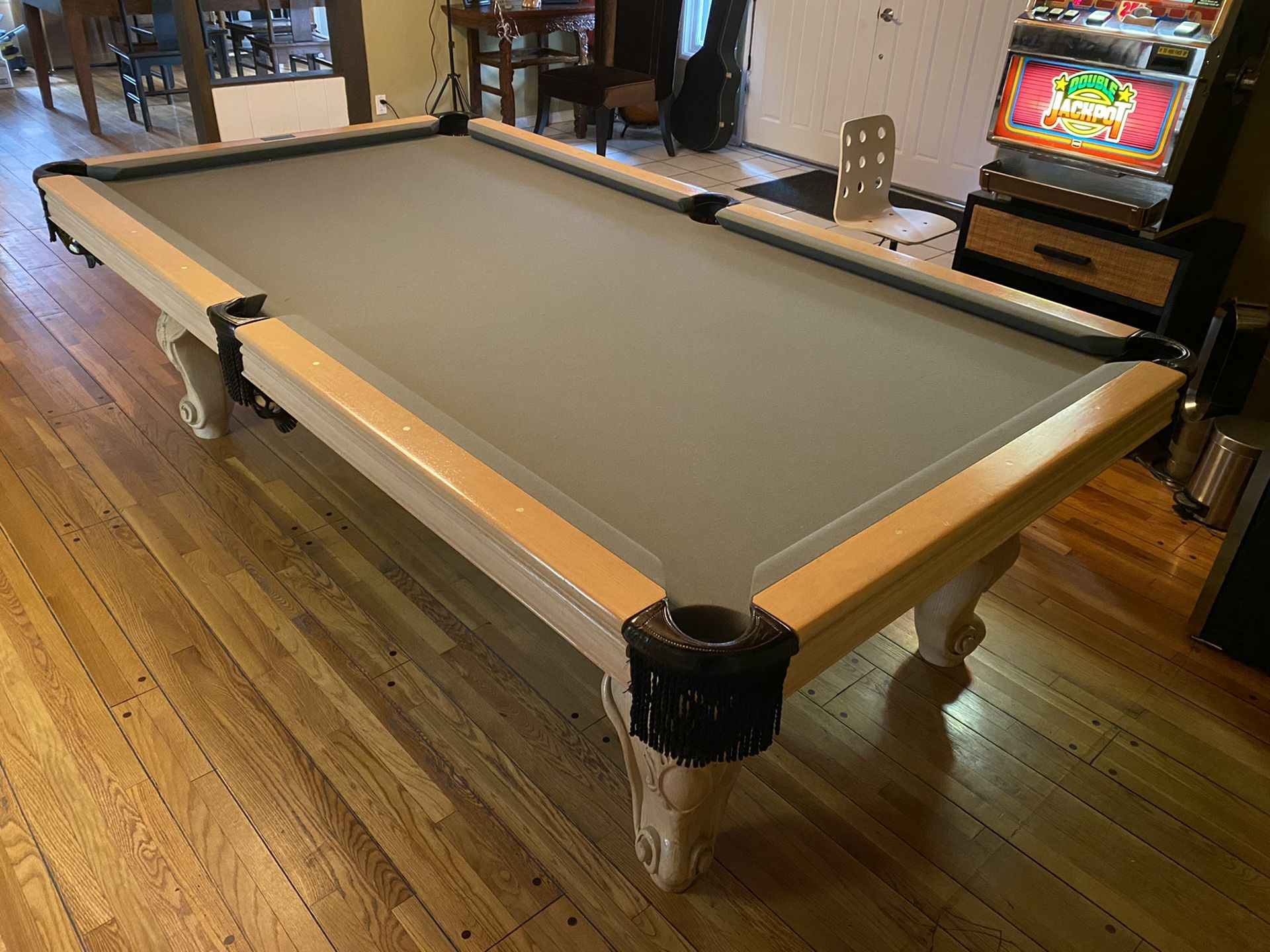Murrey & Sons Co. Inc. 8 foot pool table