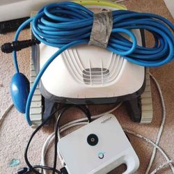 Dolphin Pool Robot