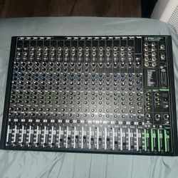 ProFX22v3 22-CHANNEL PROFESSIONAL USB MIXER 