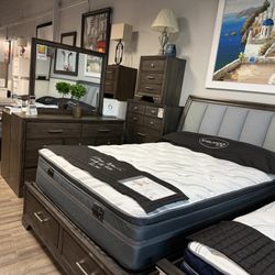 4pc Queen Bedroom Set 