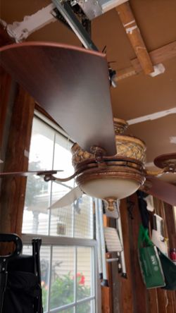 ceiling fan with an integrated light