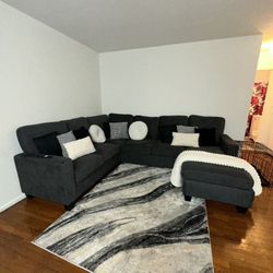Dark Gray Sectional Couch + Rug & Pillows – Great Condition
