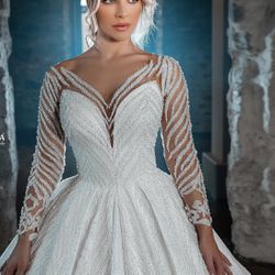 Elegant wedding dress, Turkish production, white color, size 10-12