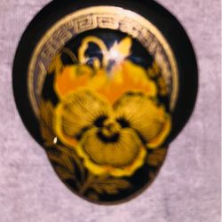 Vintage Japanese Art of Chokin gilded yellow pansy oval brooch