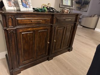 Dining Server- Thomasville.