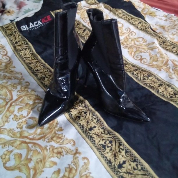 Black Stilettos Heels 