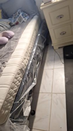 Full Bed With 2 Night Table