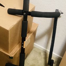 Gold’s Gym Doorway Pull-Up Bar 