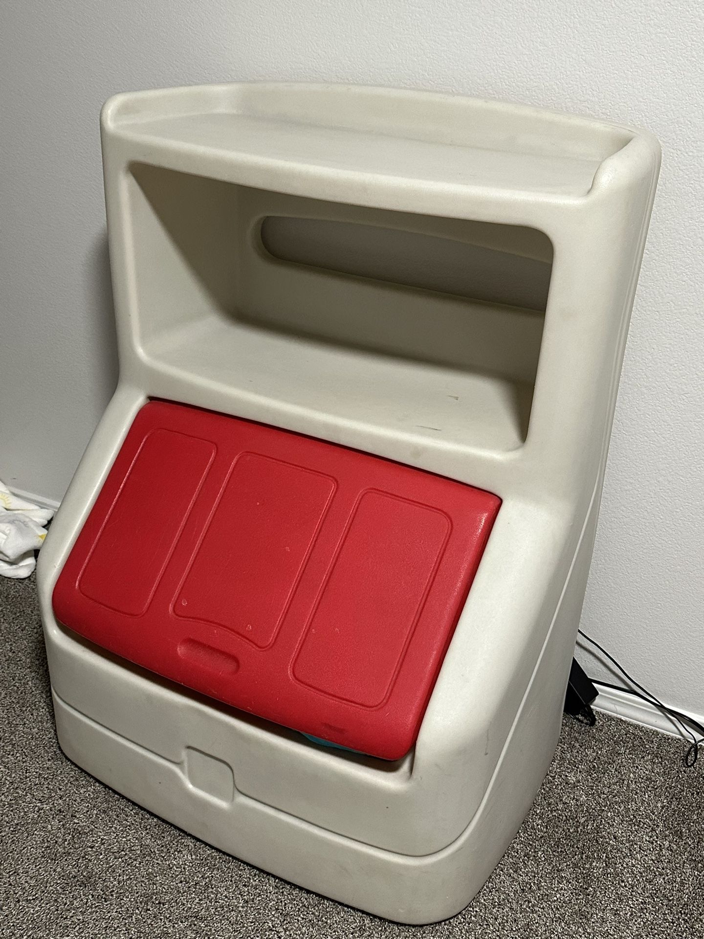 Plastic Toy Chest/Book Shelf