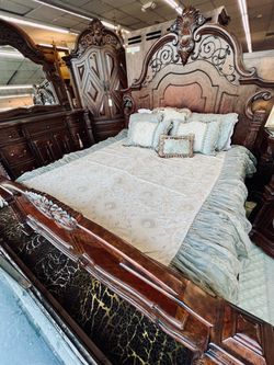 AICO By Michael Amini Windsor Court Bedroom Set - NY