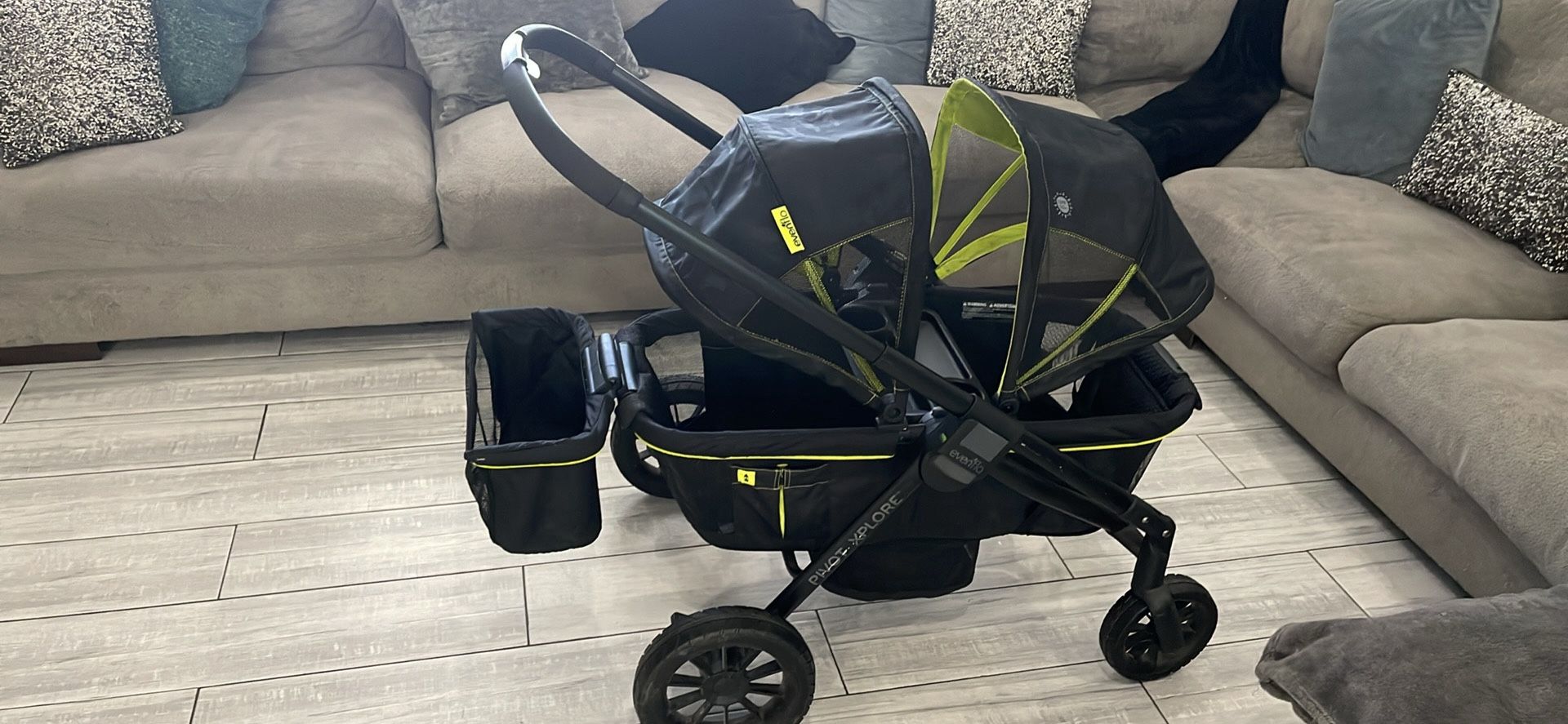 Evenflo pivot xplore wagon