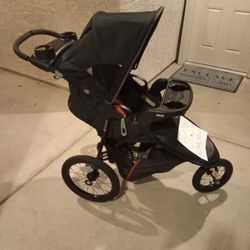 Baby trend 3 Wheel Baby Stroller, Jogger. Like New, Gently Used A few Times Only. See Pictures And Description
