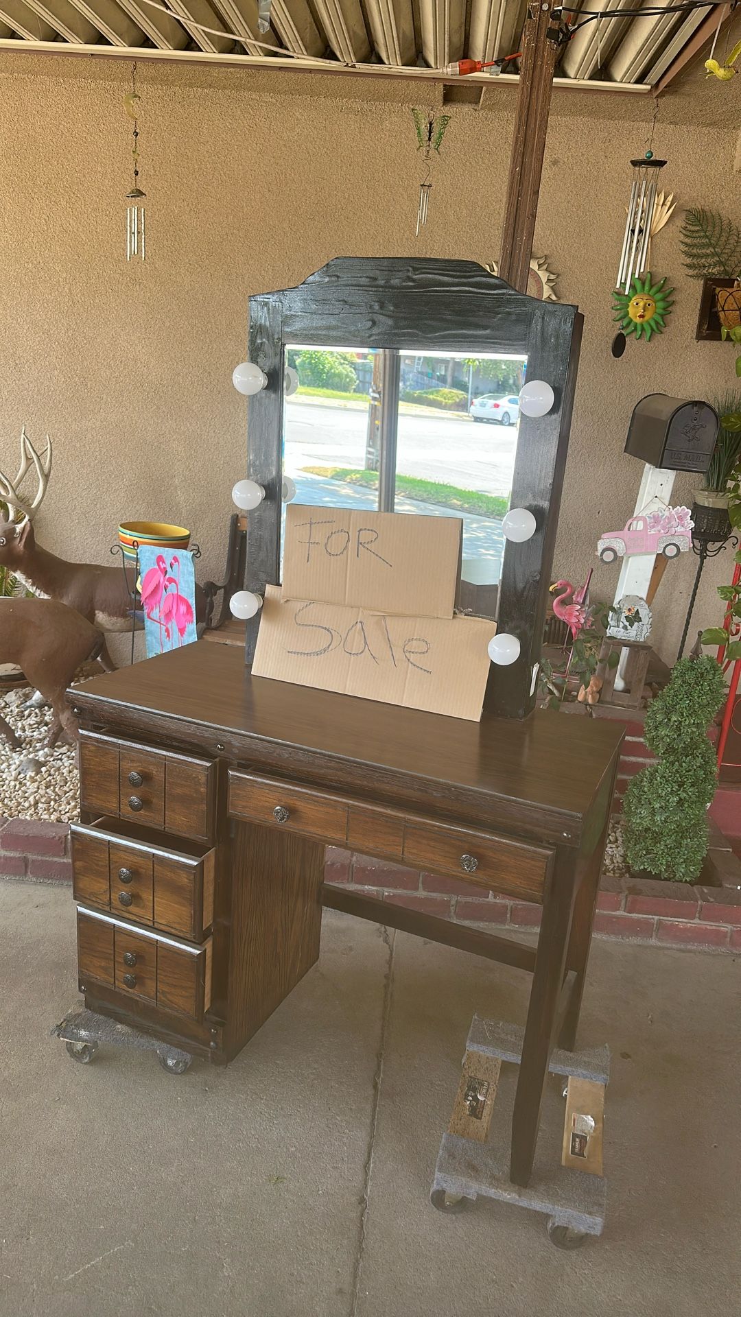 Dresser With Mirror