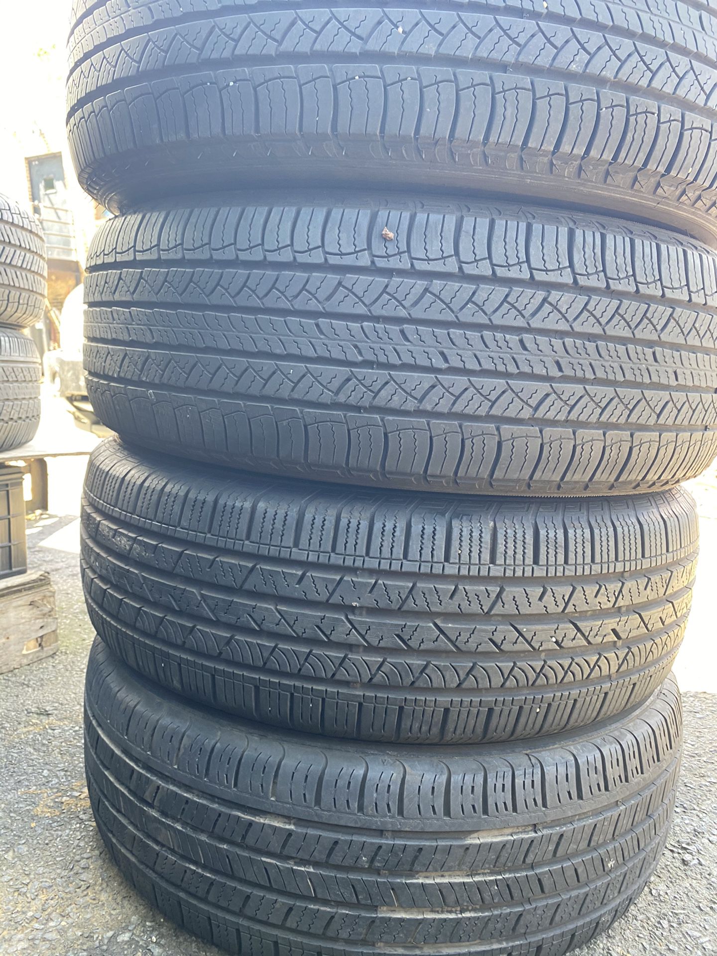 Set 4 usted tire 235/65R18 two Michelin end two Continental one have patch end the other have two patch set 4 used tire $200