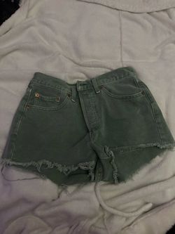 Levi green 501 denim shorts size 28