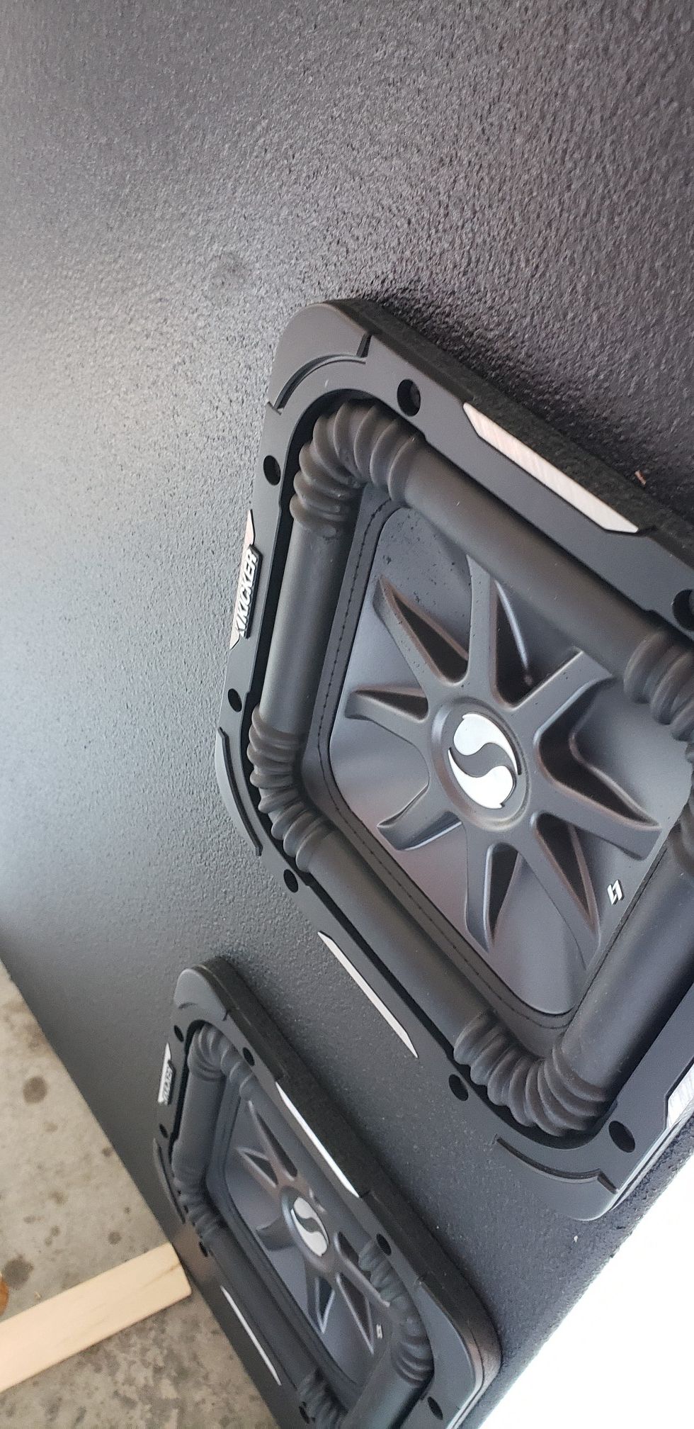 2014+ Toyota Tundra CrewMax Ported Subwoofer Box Dual Kicker L7 8 inch for Sale in McKinney, TX