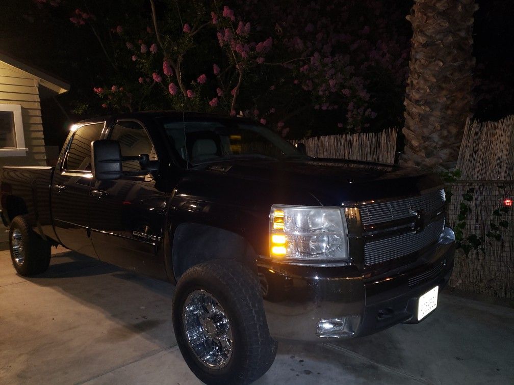 Chevrolet Silverado 2500HD LTZ Z71 4X4 Crew cab