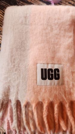 UGG Calyx Sweater Multi 50" x 70" Throw Blanket Tan