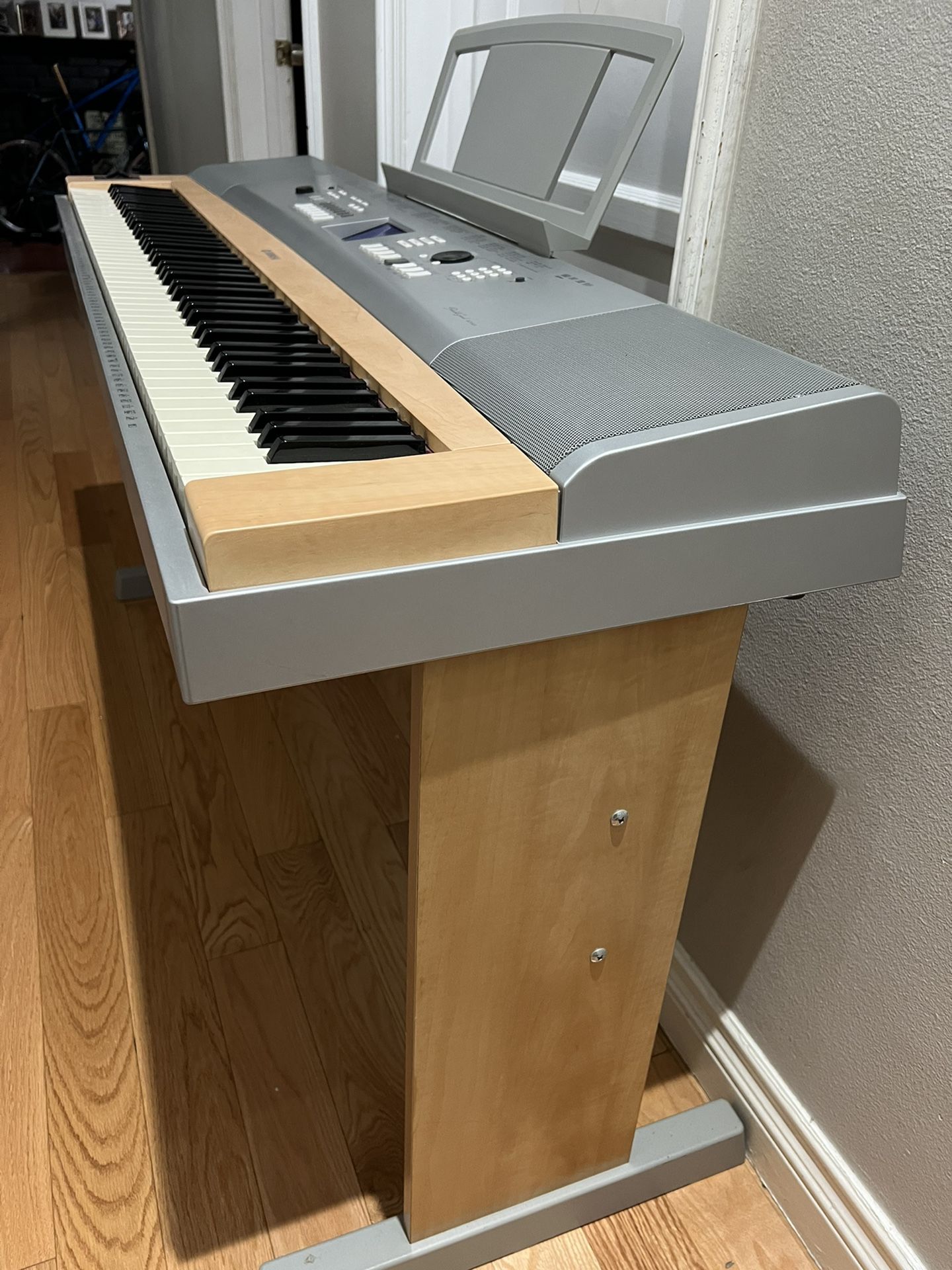 Yamaha DGX-620 88-Key Digital Grand Piano Keyboard
