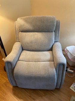 Electric lift recliner