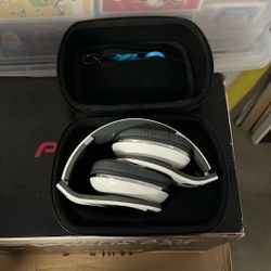 Scosche Headphones Over The Ear