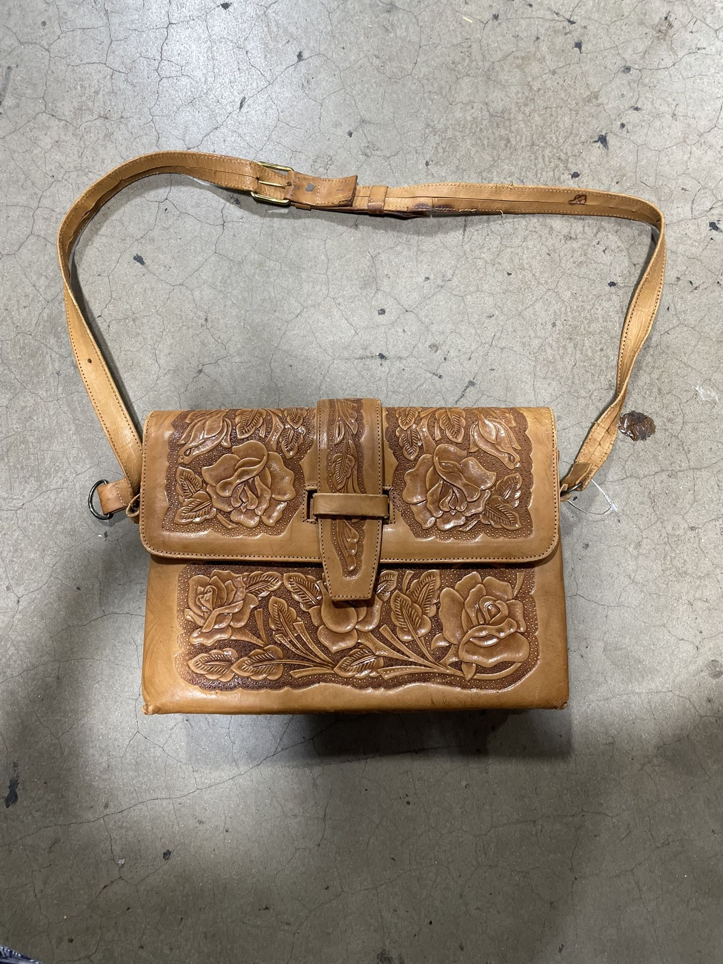 Vintage hand tool leather purse in perfect condition