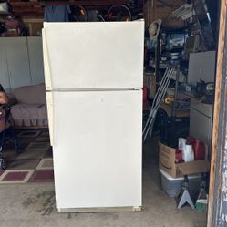 Amana Refrigerator 