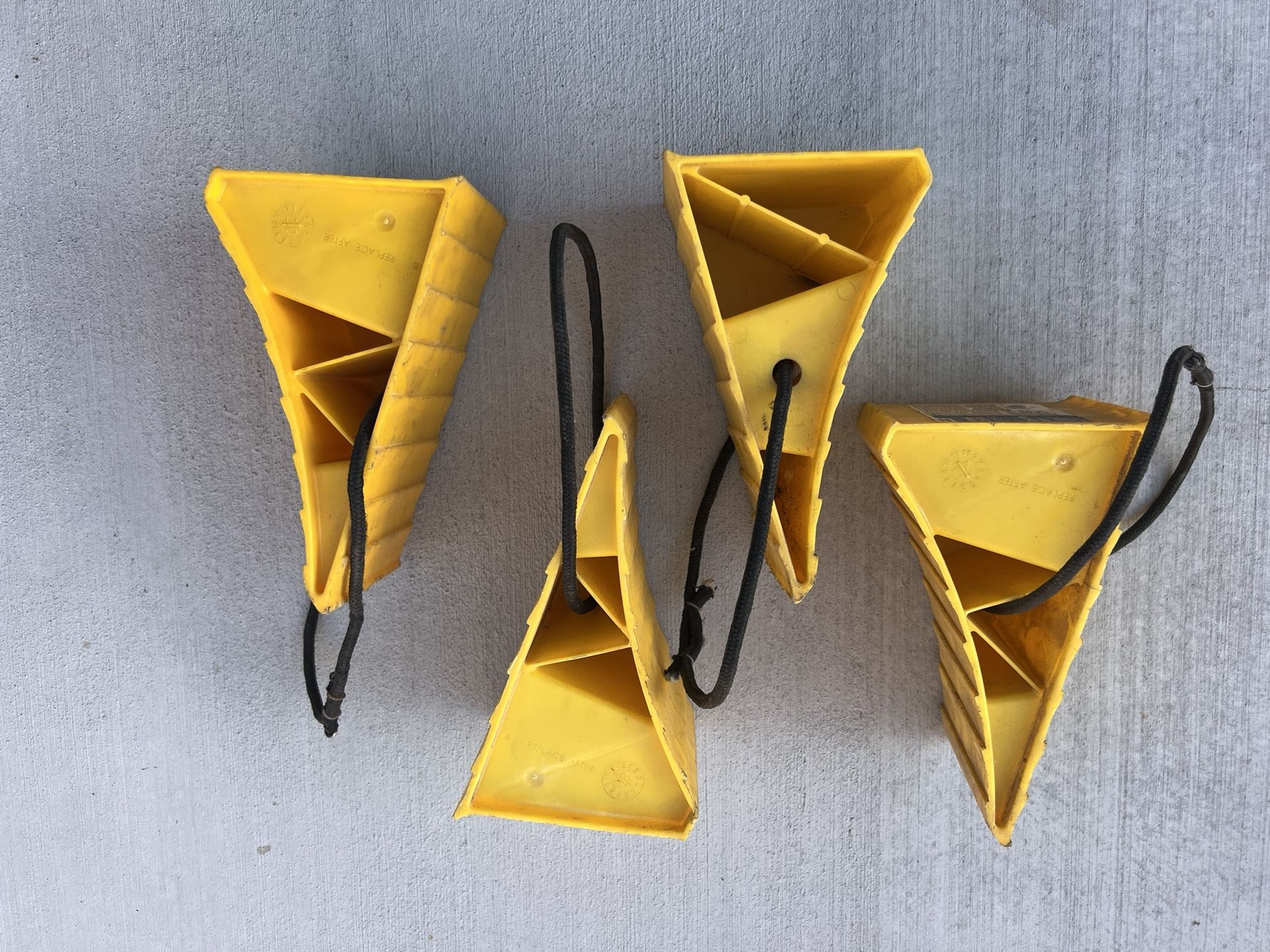 CHOCKS/LEVELERS ASSORTED