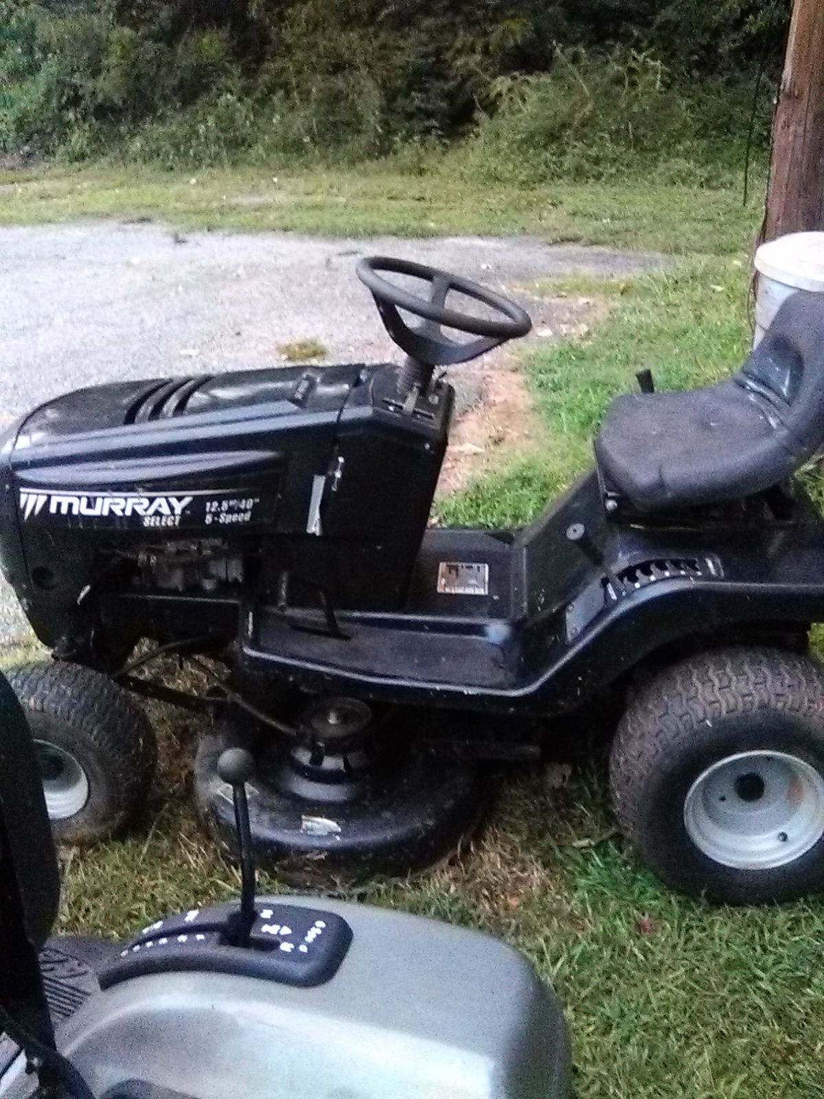 Murray 12.5hp 5 spd 40"cut riding mower