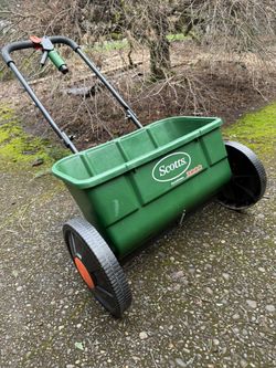 24” Lawn Spreader 