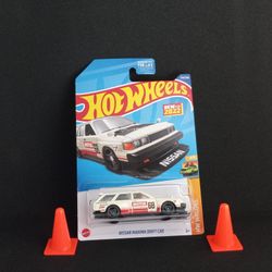 HOT WHEELS: NISSAN MAXIMA DRIFT CAR