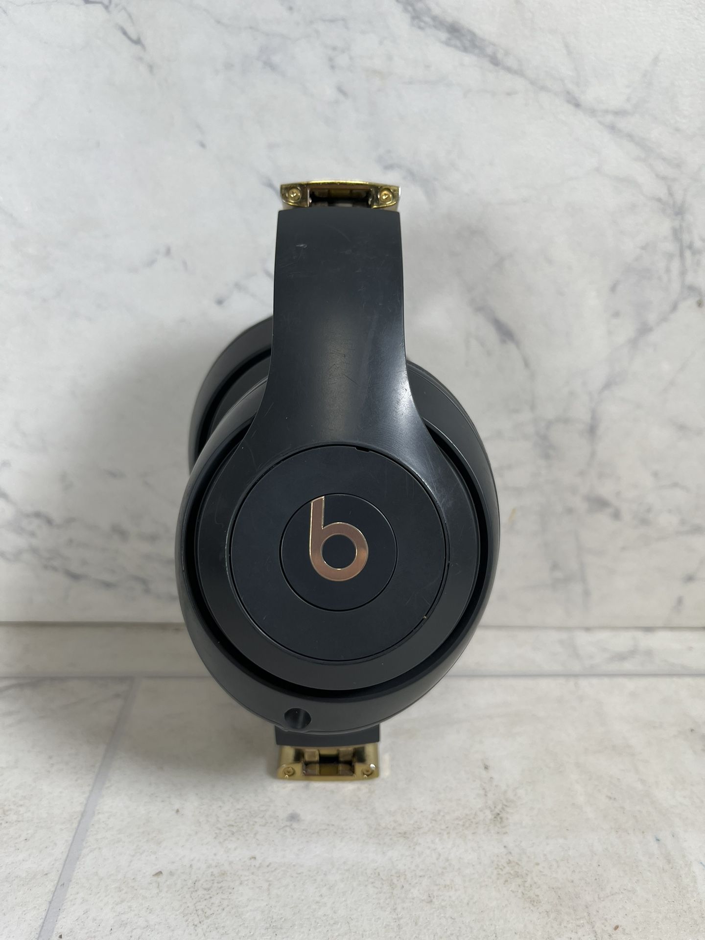 Beats Studio 3 Headphones (A1G008308)