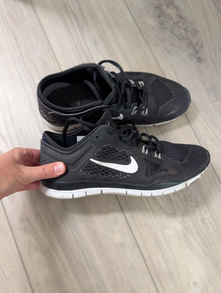 Black Nike Free TR Fit 4