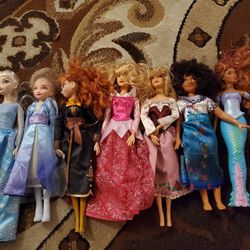 Lot Oc 7 Disney Figurines Barbie Style Dolls