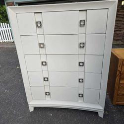Hooker Furniture brand 5 Drawer Dresser