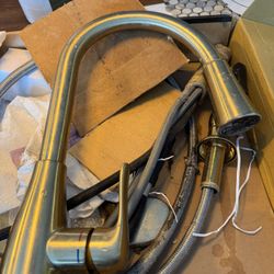 Kitchen Faucet With Sprayer